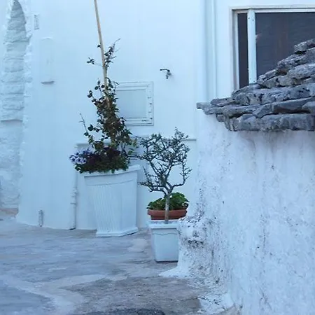 Charming Trulli Hotel apartamentowy Alberobello