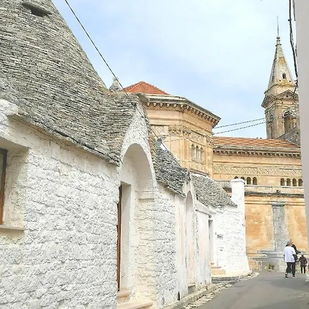Charming Trulli ألبيروبيللو