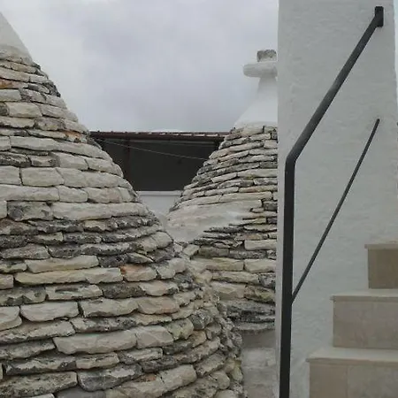 Charming Trulli شقة فندقية 3*