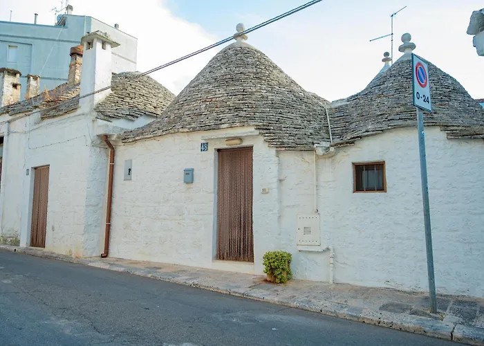 Charming Trulli מלון דירות 3*