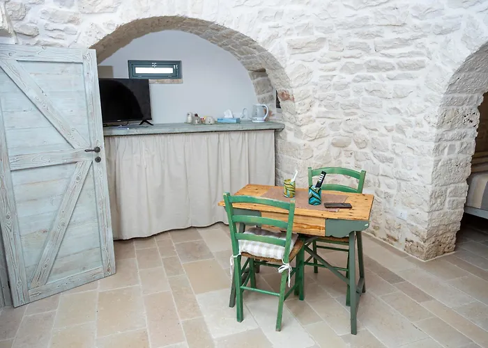 Charming Trulli מלון דירות 3*