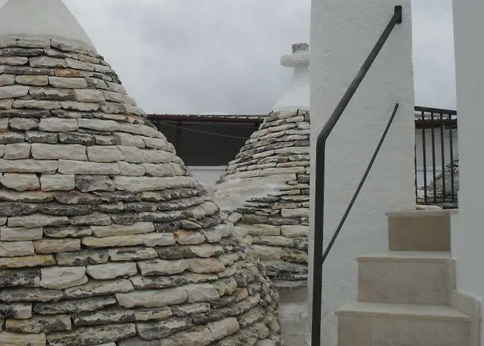 Charming Trulli מלון דירות 3*